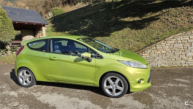 Verde Usado 2010 Ford Fiesta Sport Berlina | 4800 € (Buen precio) - Imagen 1/4