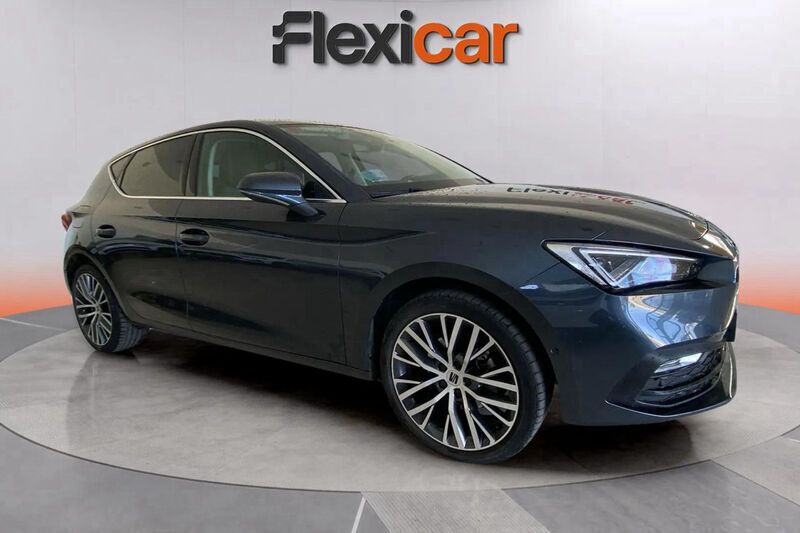 Gris Usado 2021 Seat Leon XCELLENCE Berlina | 17.690 € (Precio justo) - Imagen 1/4