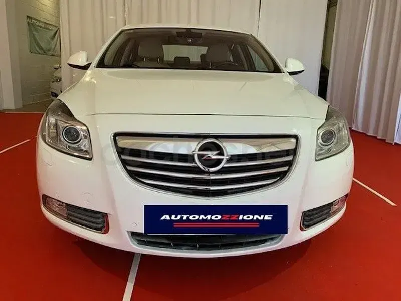Usado Opel Insignia Cosmo 160 CV (117 kW) 2011 Blanco Berlina