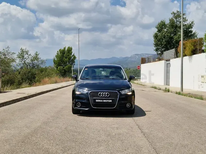 Usado Audi A1 Attraction 86 CV (63 kW) 2014 Negro Utilitario