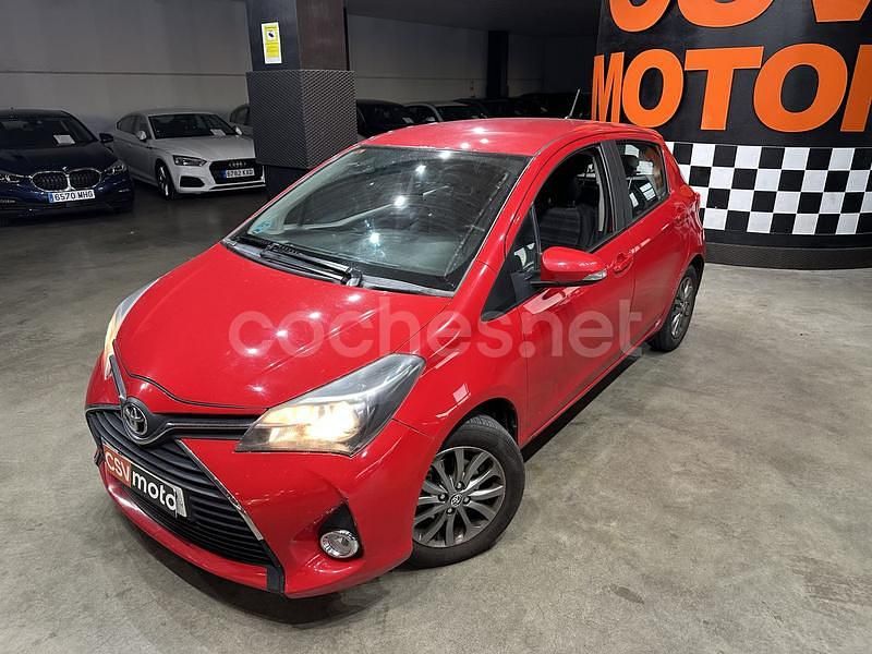 Usado Toyota Yaris Active 99 CV (72 kW) 2017 Rojo Berlina