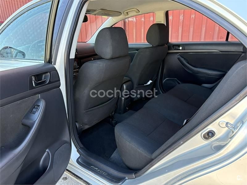 Käytetty Toyota Avensis Executive 116 HP (85 kW) 2005 Peessi Sedan