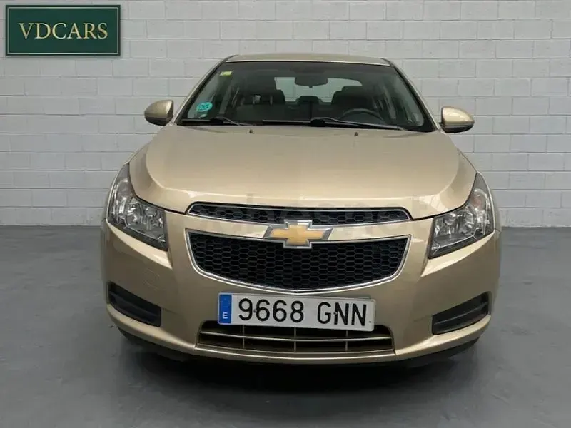 Usado Chevrolet Cruze LS 113 CV (83 kW) 2009 Beige Berlina