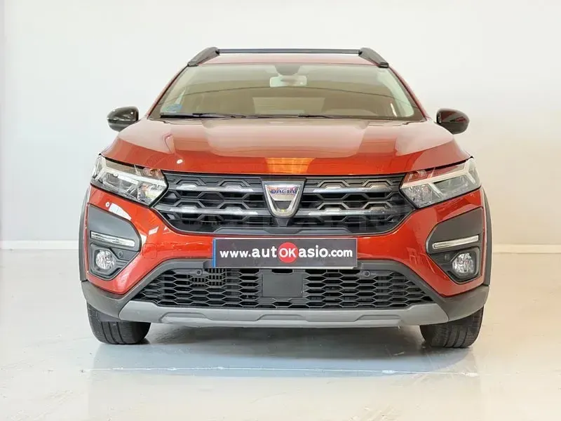 Usado Dacia Jogger Extreme 100 CV (73 kW) 2023 Naranja Monovolumen