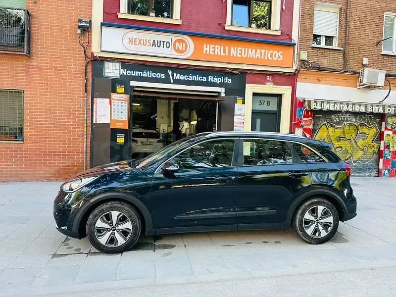 Usado Kia Niro 141 CV (103 kW) 2018 Negro SUV