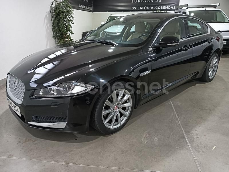 Negro Usado 2013 Jaguar XF Premium Luxury Berlina | 12.990 € (Precio justo) - Imagen 1/4