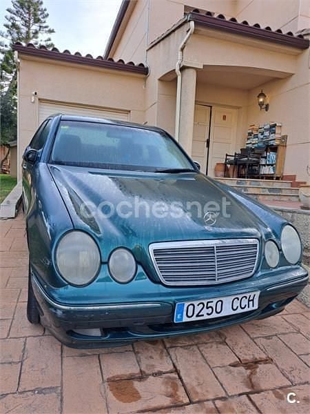 Usado Mercedes E250 Elegance 211 CV (155 kW) 2013 Verde Berlina