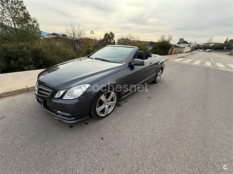 Usado Mercedes E220 Avantgarde 170 CV (125 kW) 2013 Gris / plata Descapotable