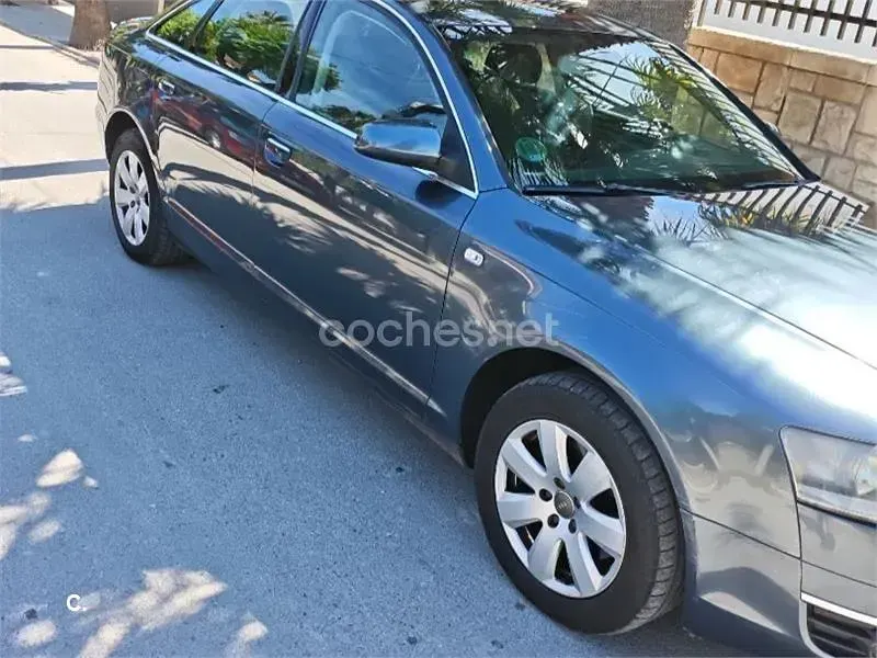 Usado Audi A6 177 CV (130 kW) 2006 Azul Berlina