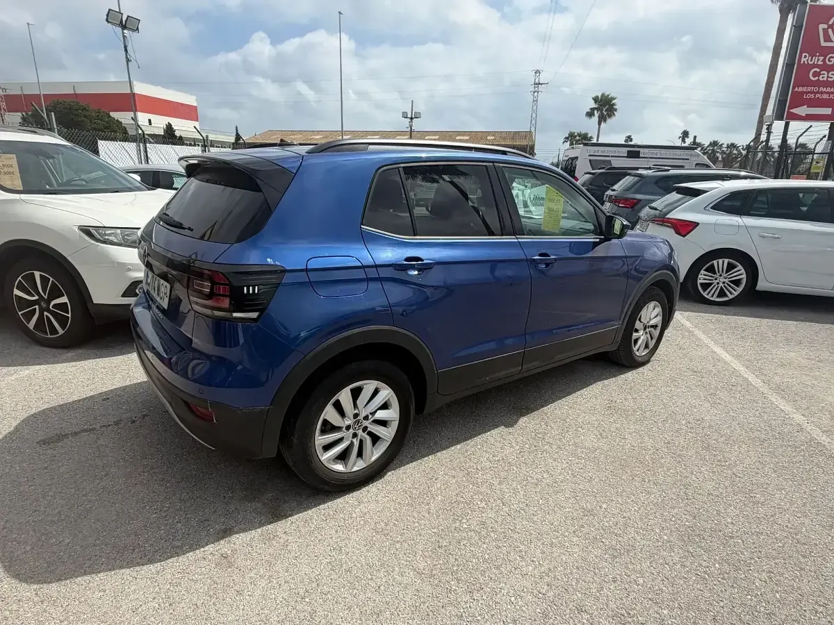 Usado VW T-Cross Advance 110 CV (80 kW) 2023 Azul SUV