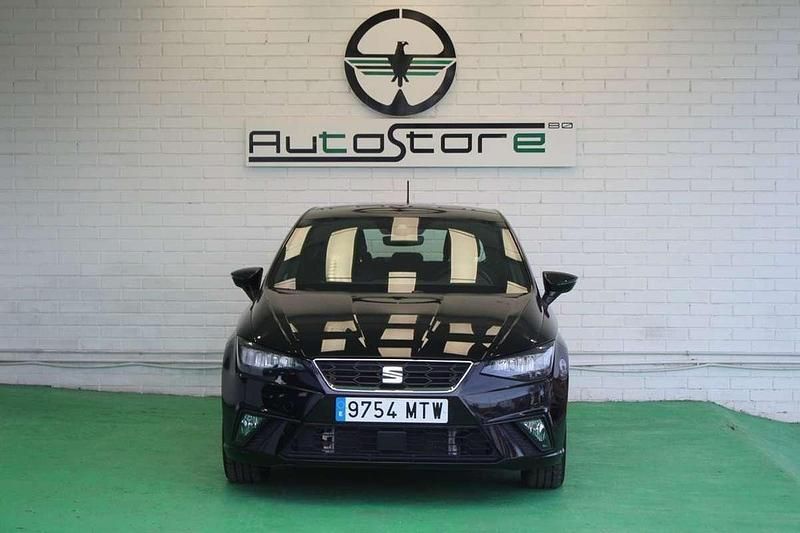 Usado Seat Ibiza FR 116 CV (85 kW) 2024 Negro Utilitario