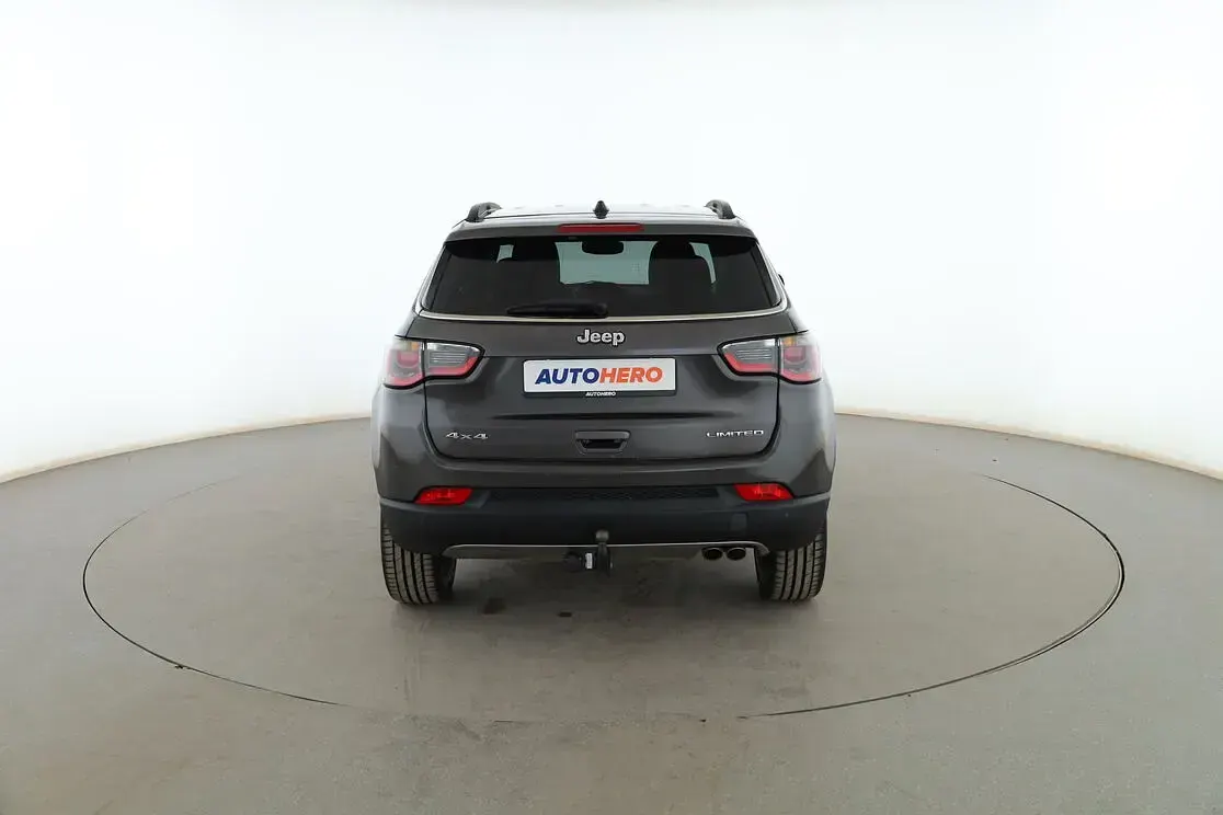 Usado Jeep Compass Limited 140 CV (102 kW) 2017 Gris SUV