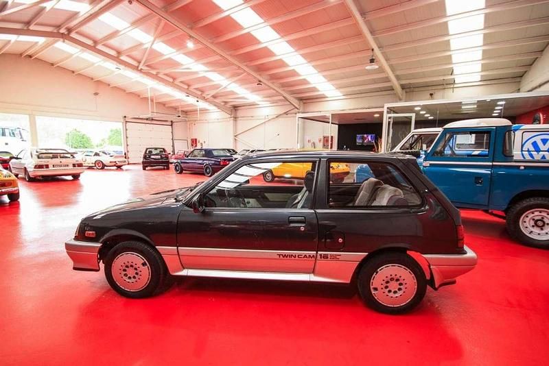 Usado Suzuki Swift 101 CV (74 kW) 1989 Gris Utilitario