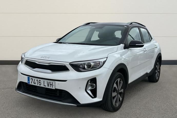 Usado Kia Stonic 121 CV (88 kW) 2021 Blanco SUV