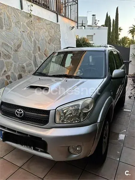 Usado Toyota RAV4 Executive 116 CV (85 kW) 2005 Gris / plata SUV