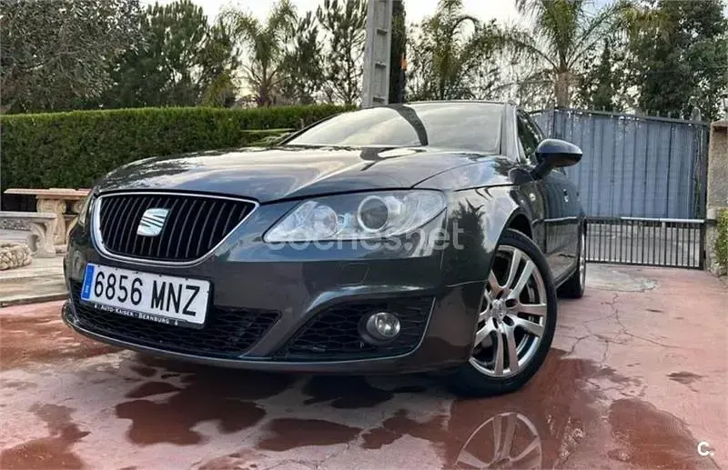 Usado Seat Exeo Sport 170 CV (125 kW) 2012 Gris / plata Familiar