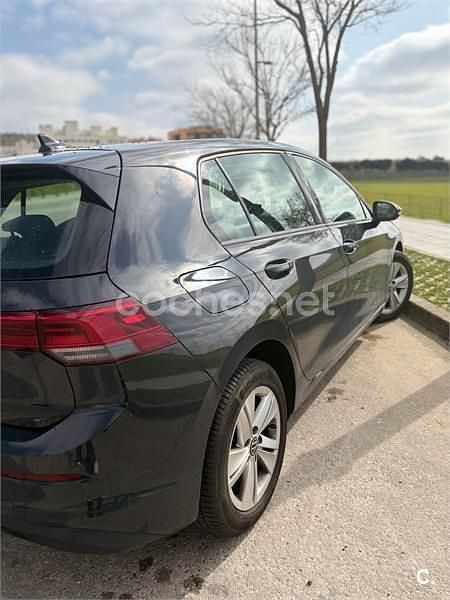 Usado VW Golf VIII 115 CV (84 kW) 2022 Gris / plata Berlina