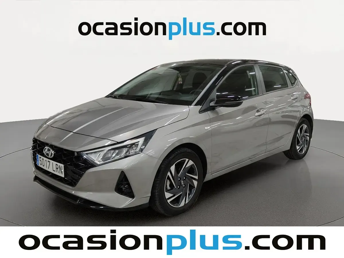 Usado Hyundai i20 101 CV (74 kW) 2021 Gris Utilitario