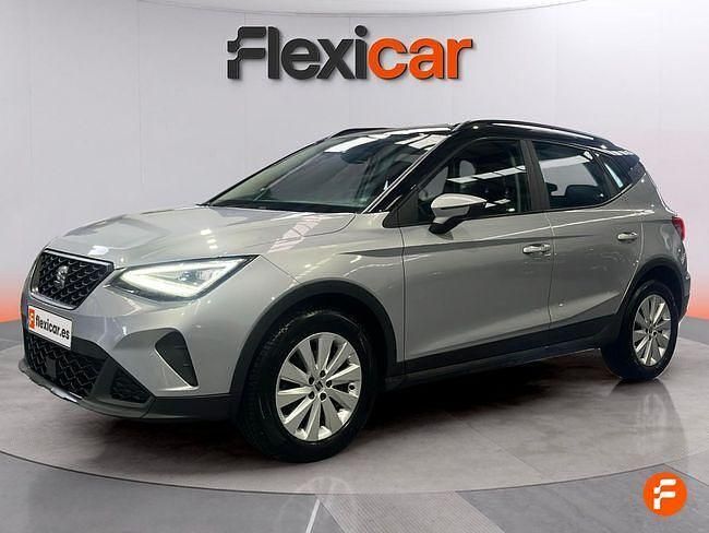 Usado Seat Arona Style 110 CV (80 kW) 2022 Gris SUV
