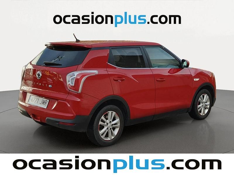 Usado Ssangyong (KGM) Tivoli 116 CV (85 kW) 2016 Rojo SUV
