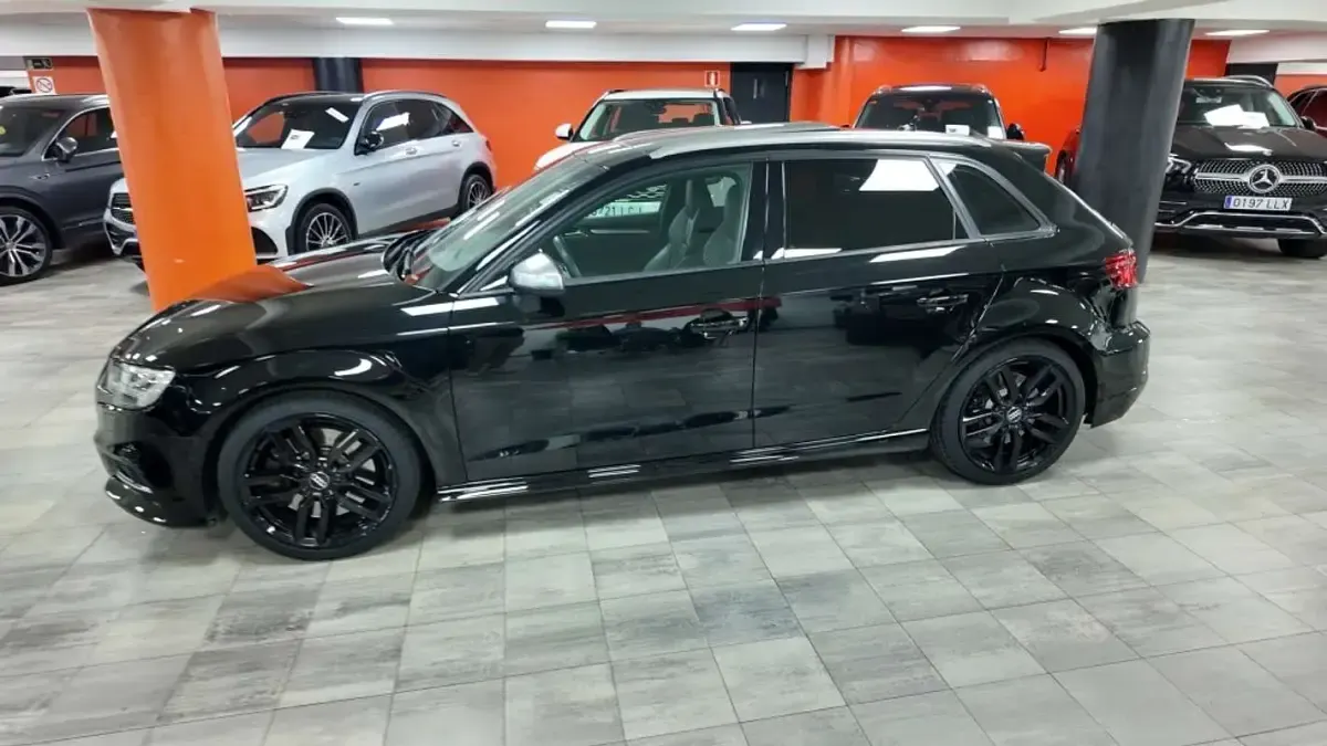 Usado Audi S3 Sportback 310 CV (228 kW) 2018 Negro Utilitario