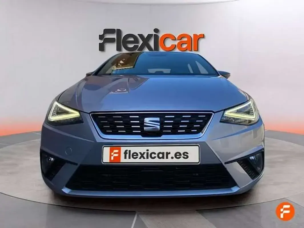 Usado Seat Ibiza Reference 116 CV (85 kW) 2024 Gris Utilitario
