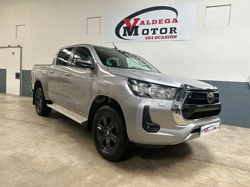 Usado Toyota HiLux 204 CV (150 kW) 2021 Gris / plata Pickup/Camioneta