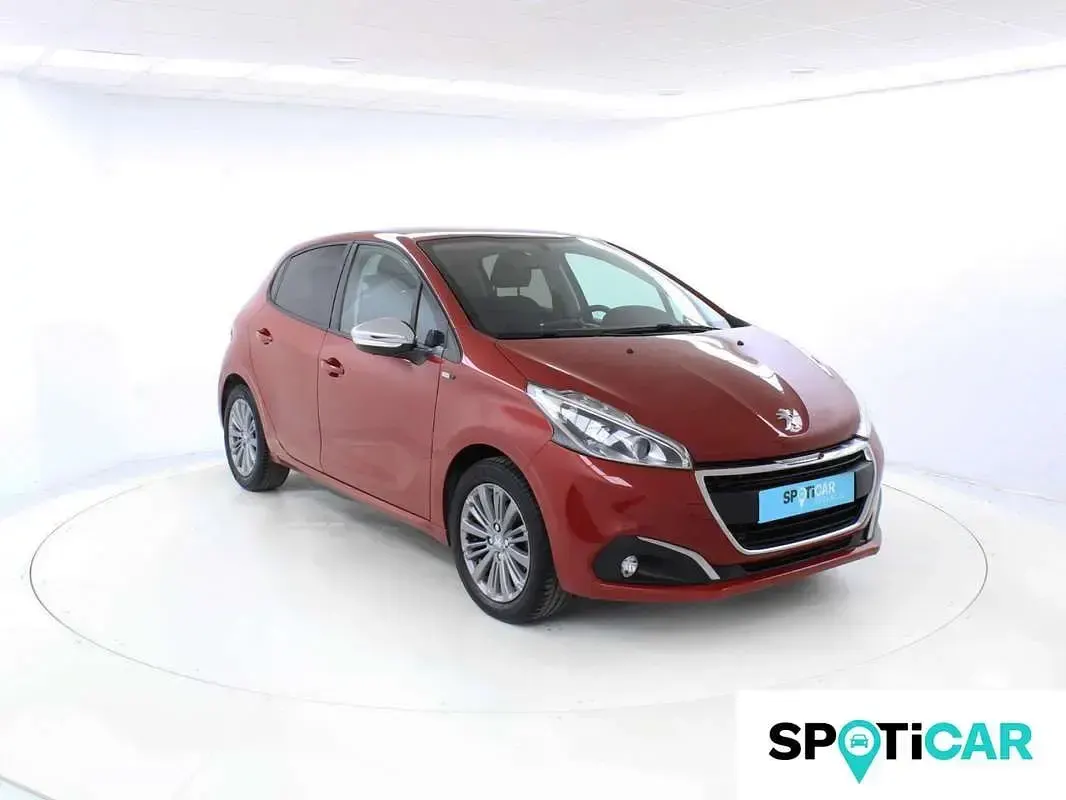 Usado Peugeot 208 Style 82 CV (60 kW) 2017 Rojo Utilitario