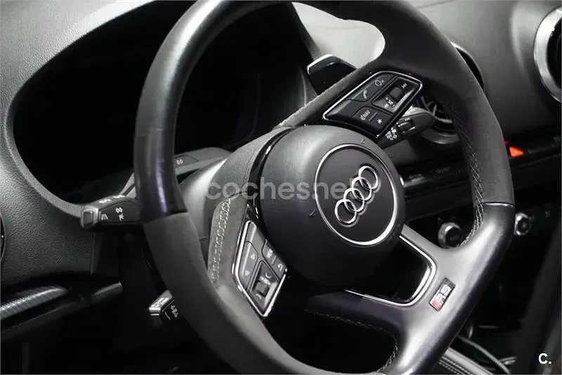 Usado Audi RS3 400 CV (294 kW) 2020 Gris / plata Berlina