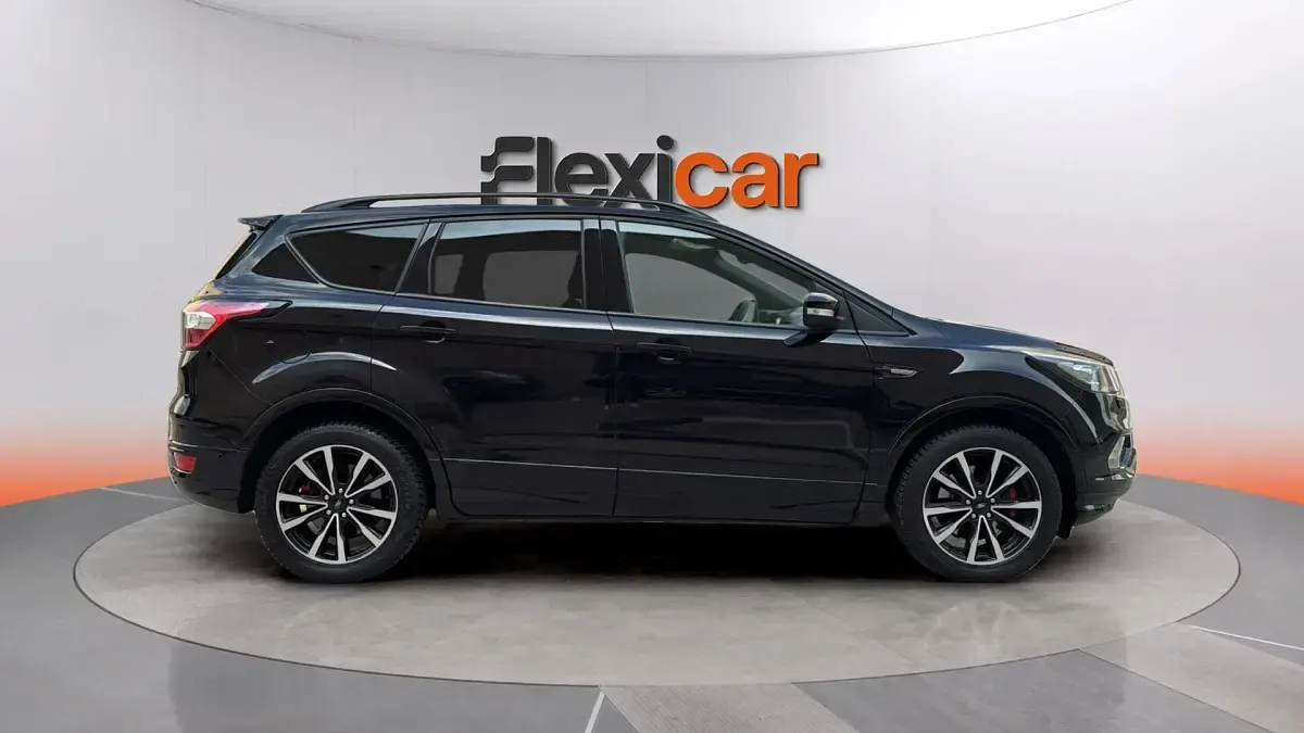 Usado Ford Kuga ST-Line 150 CV (110 kW) 2019 Negro SUV