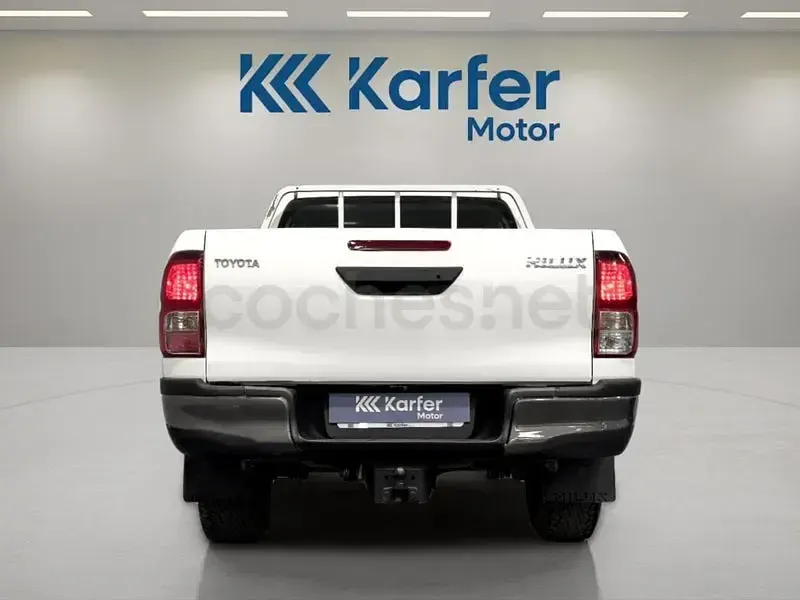 Usado Toyota HiLux 150 CV (110 kW) 2022 Blanco Pickup/Camioneta