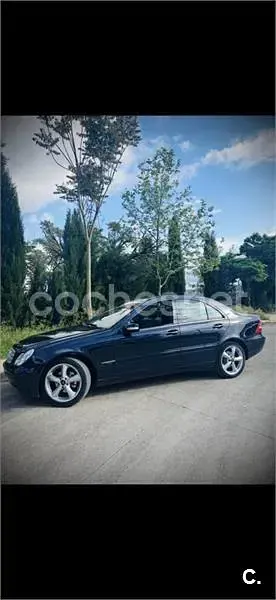 Usado Mercedes C220 150 CV (110 kW) 2005 Azul Berlina