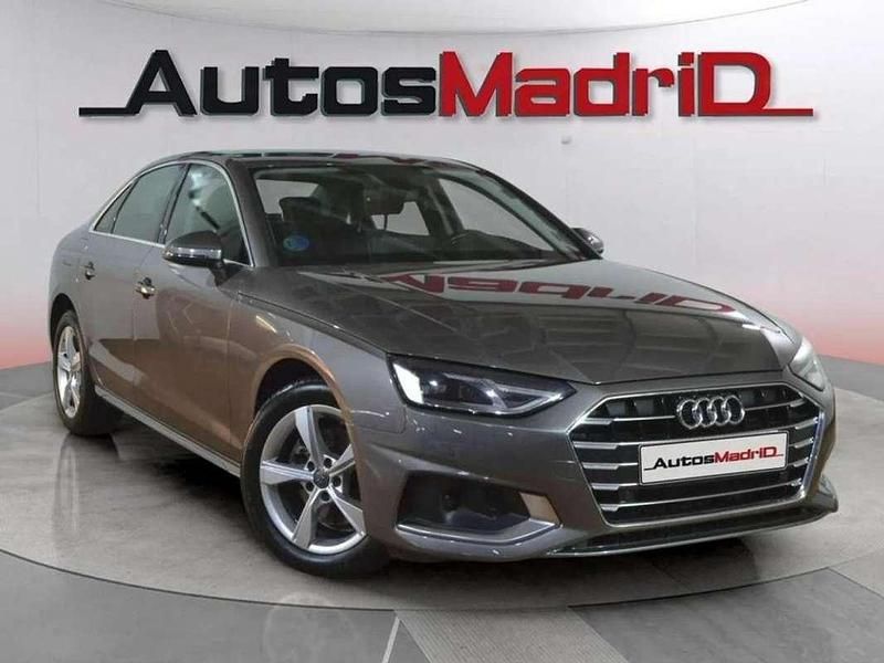 Usado Audi A4 Advanced Plus 165 CV (121 kW) 2020 Gris / plata Berlina