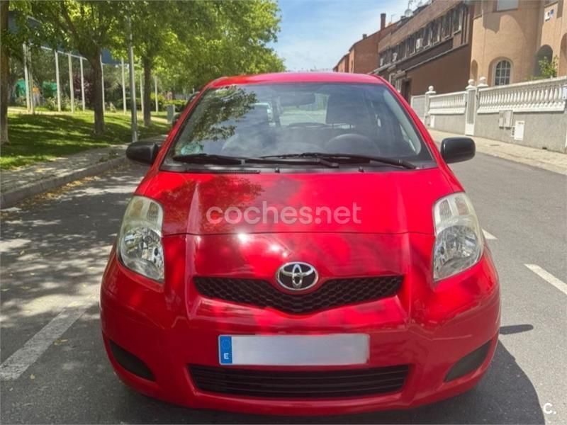 Rojo Usado 2009 Toyota Yaris Active Berlina | 4900 € (Precio justo) - Imagen 1/4