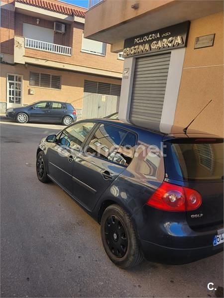 Azul Usado 2005 VW Golf IV Trendline Berlina | 3500 € (Precio justo) - Imagen 1/4