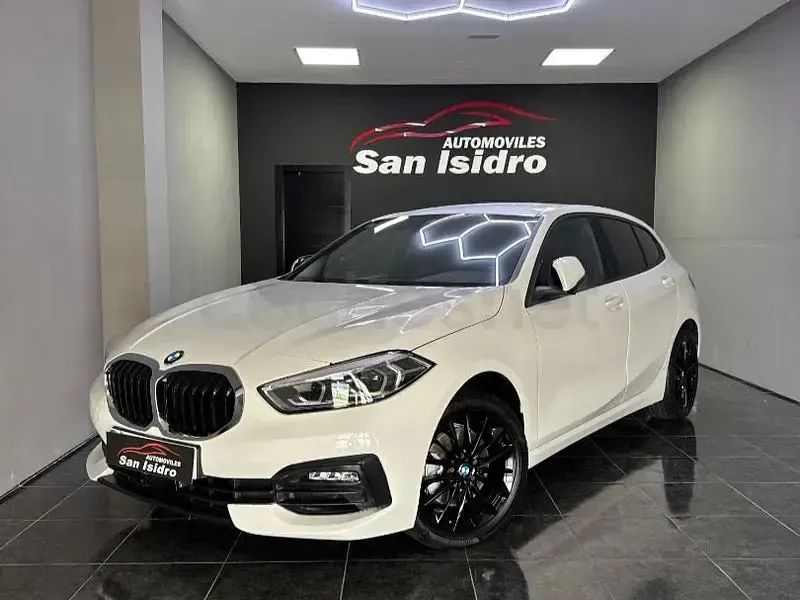 Używany BMW 118 140 KM (102 kW) 2020 Biały Hatchback