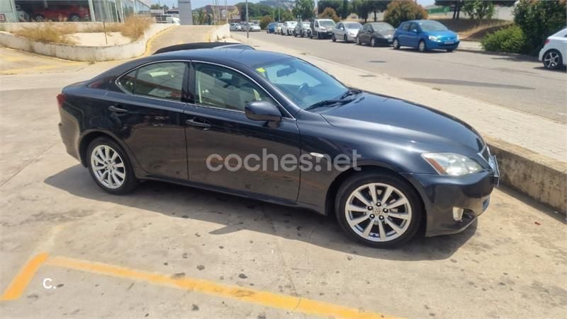 Gris / plata Usado 2008 Lexus IS220d President Line Berlina | 4500 € (Buen precio) - Imagen 1/4