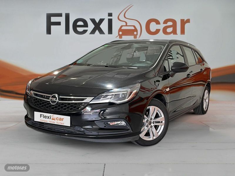 Usado Opel Astra Innovation 150 CV (110 kW) 2019 Negro Familiar