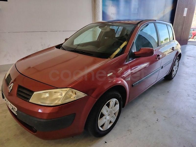 Usado Renault Mégane II Expression 98 CV (72 kW) 2003 Rojo Berlina