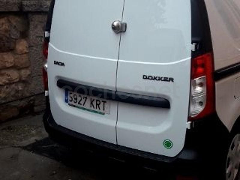 Usado Dacia Dokker Essentiel 102 CV (75 kW) 2018 Blanco Monovolumen