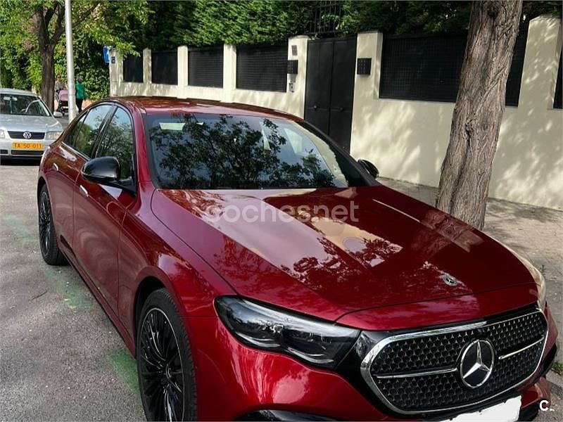 Usado Mercedes E300 306 CV (225 kW) 2024 Granate Berlina