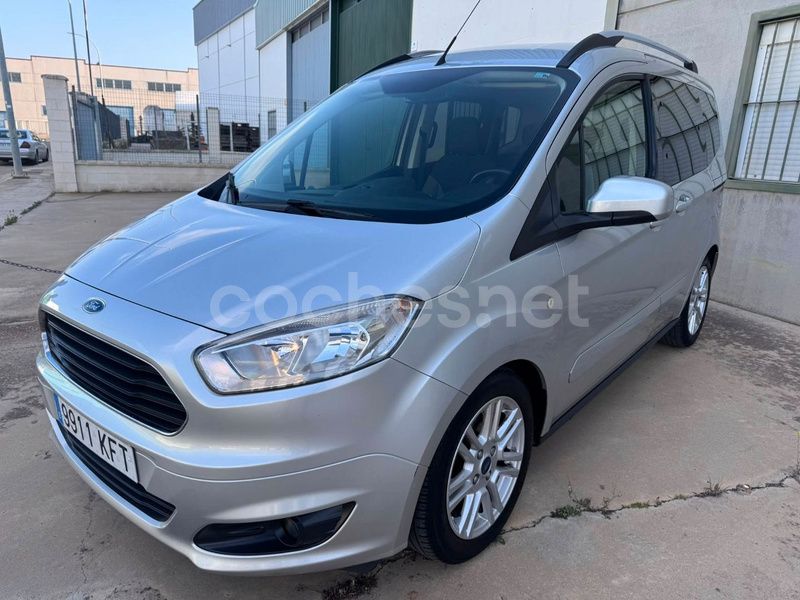 Gris / plata Usado 2017 Ford Tourneo Courier Titanium Monovolumen | 10.600 € (Precio justo) - Imagen 1/4