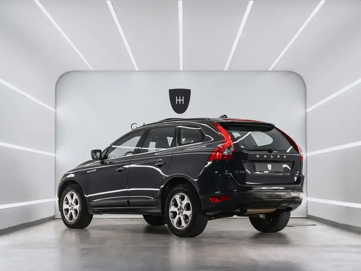 Usado Volvo XC60 Momentum 205 CV (150 kW) 2009 Negro SUV