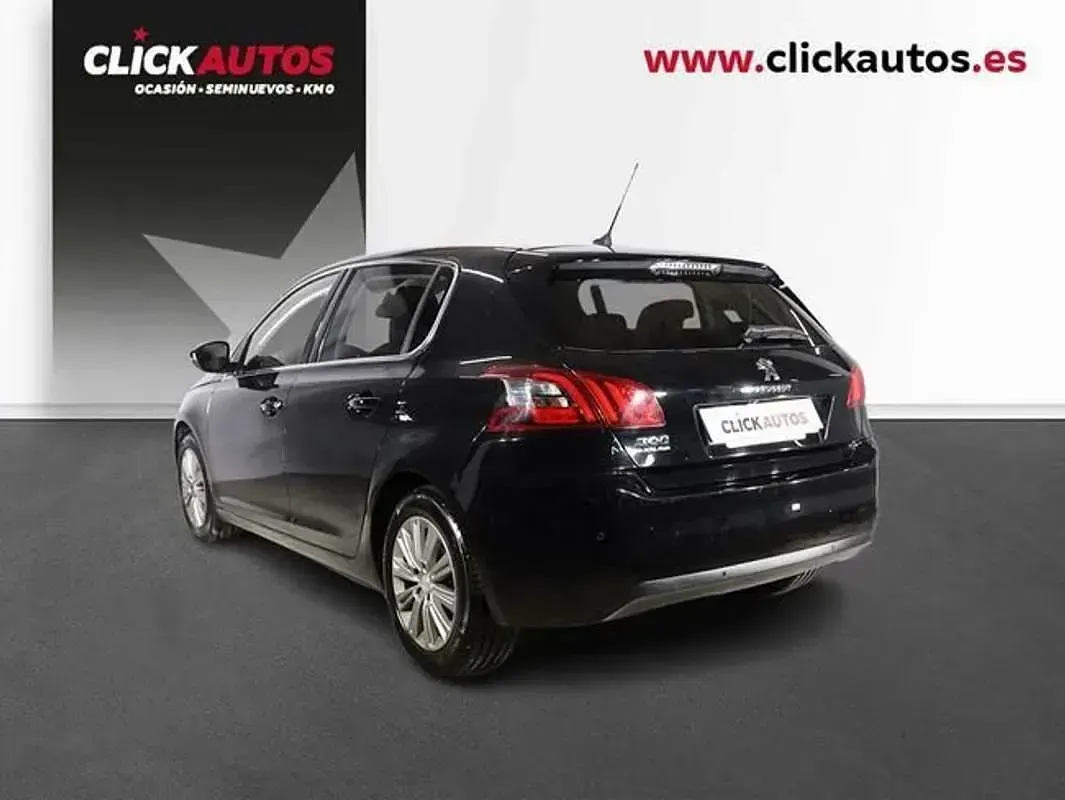 Usado Peugeot 308 Allure 110 CV (80 kW) 2021 Negro Utilitario