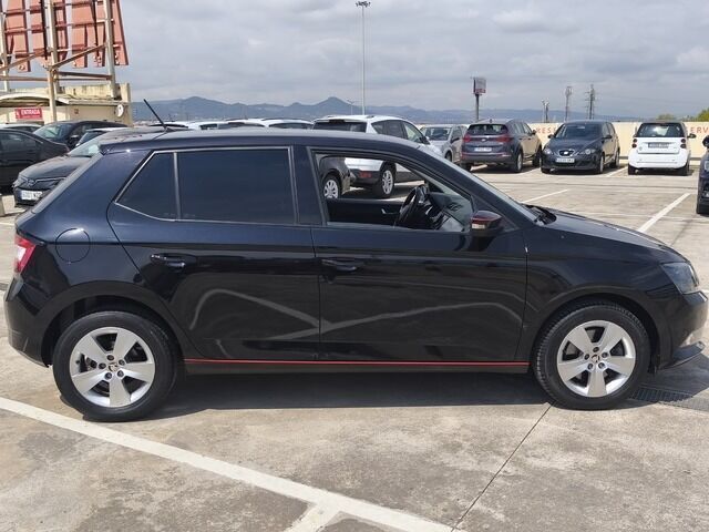 Usado Skoda Fabia Ambition 110 CV (80 kW) 2017 Negro Utilitario