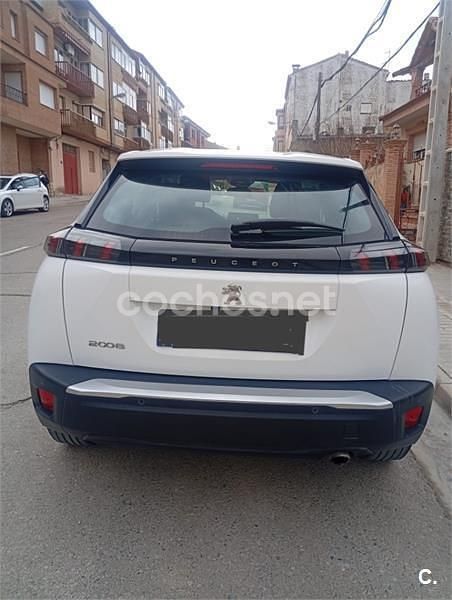 Usado Peugeot 2008 Active 110 CV (80 kW) 2022 Blanco SUV