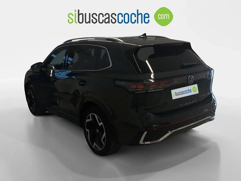 Usado VW Tiguan R-line 110 CV (80 kW) 2024 Negro SUV