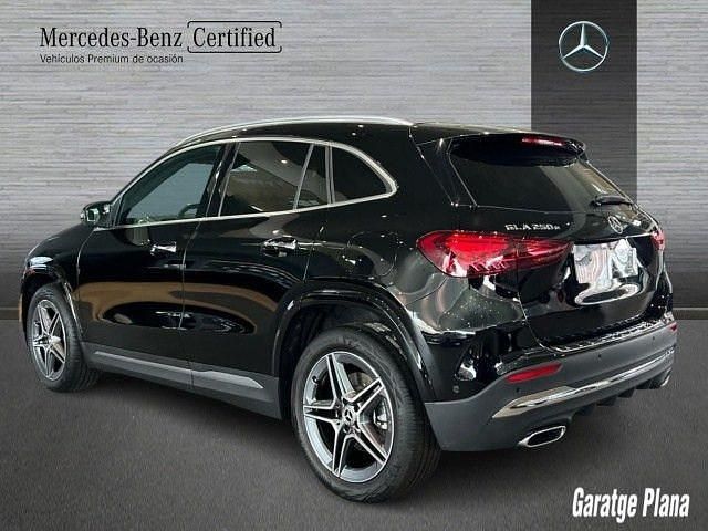 Usado Mercedes GLA250 AMG line 218 CV (160 kW) 2025 Negro noche SUV
