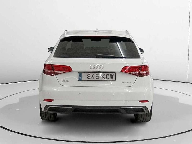 Usado Audi A3 e-tron Design 207 CV (152 kW) 2017 Blanco Utilitario