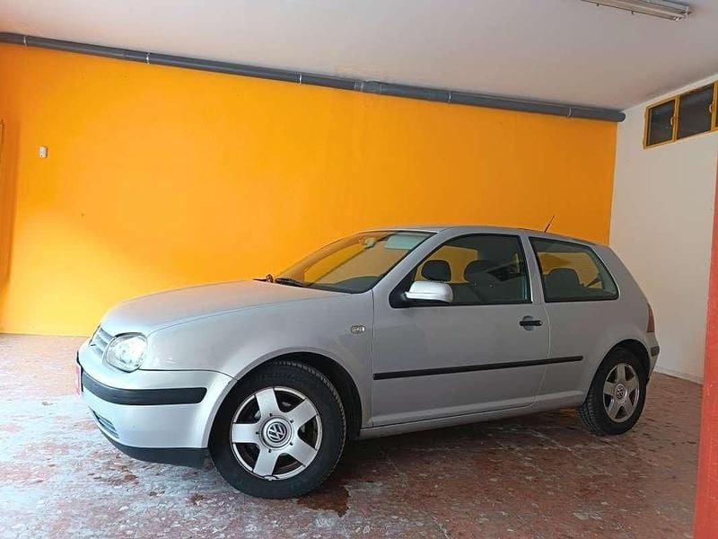 Usado VW Golf IV Conceptline 102 CV (75 kW) 2000 Gris Utilitario